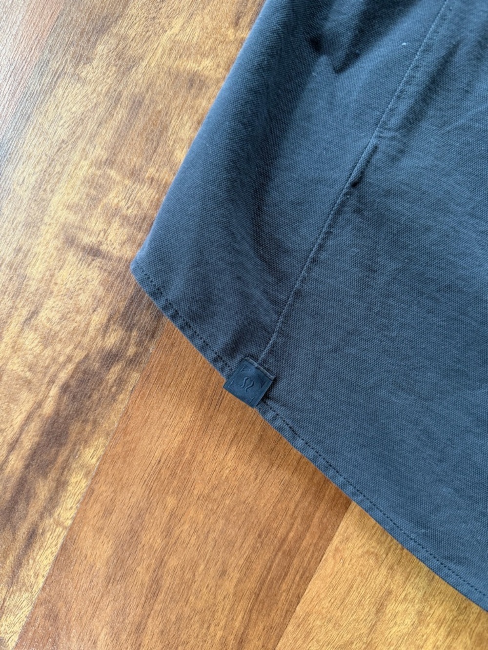 lululemon athletica Men's Long Sleeve Button-Up Shirt - Black - Picture 6 of 6